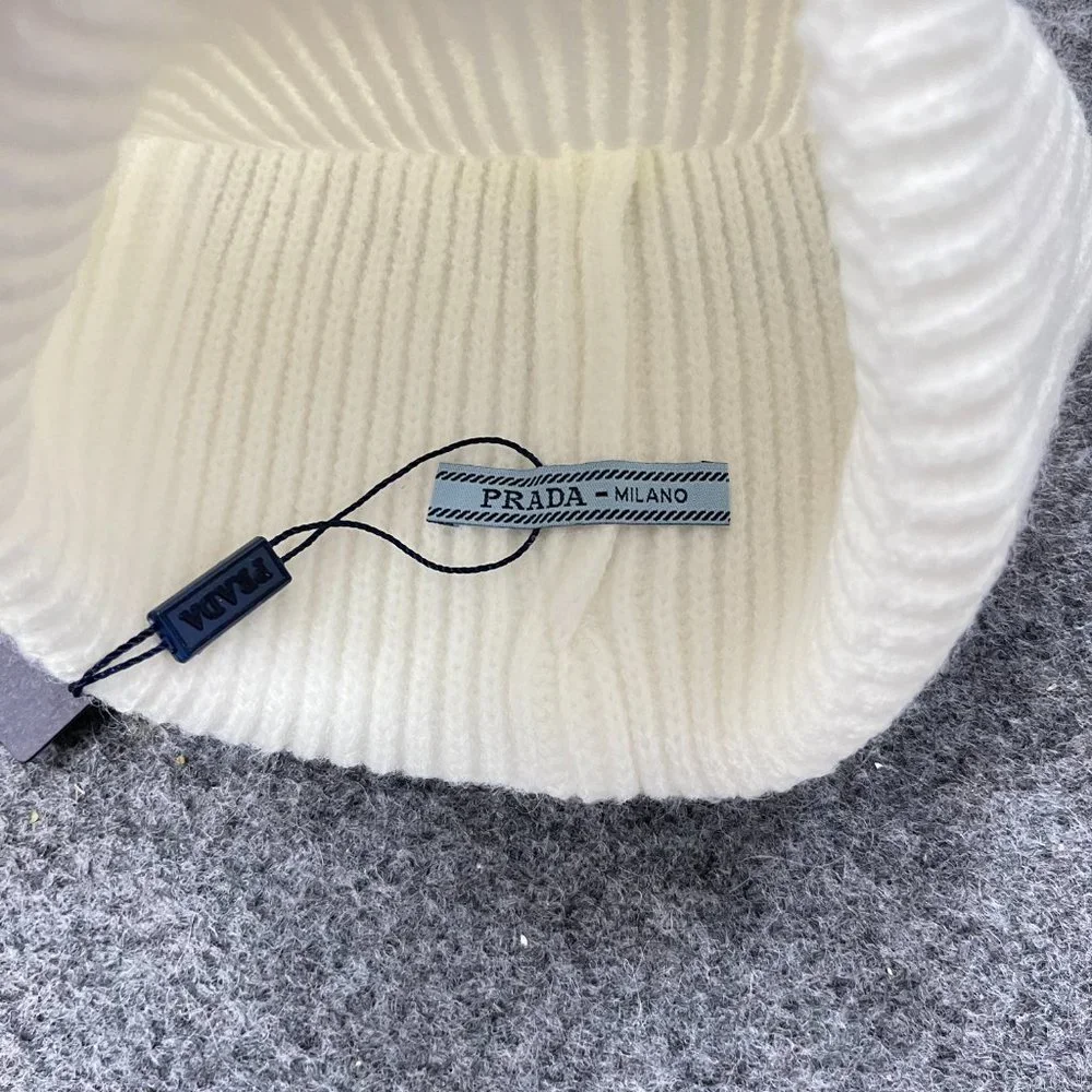 Prada cap - Picture 4 of 4